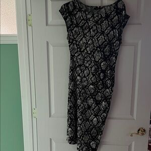 Apt. 9 Black and Gray Snake Skin Patterned Midi Dress